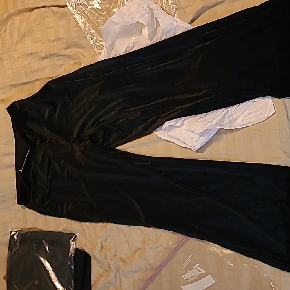 Black pair of Woman's pants/leggings